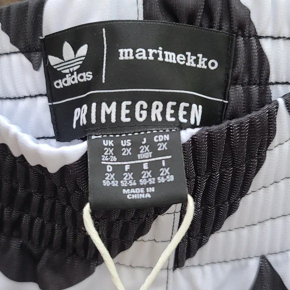 adidas originals X Marimekko Primegreen Sustainable Athletic Shorts Plus Size 2X - Picture 12 of 16